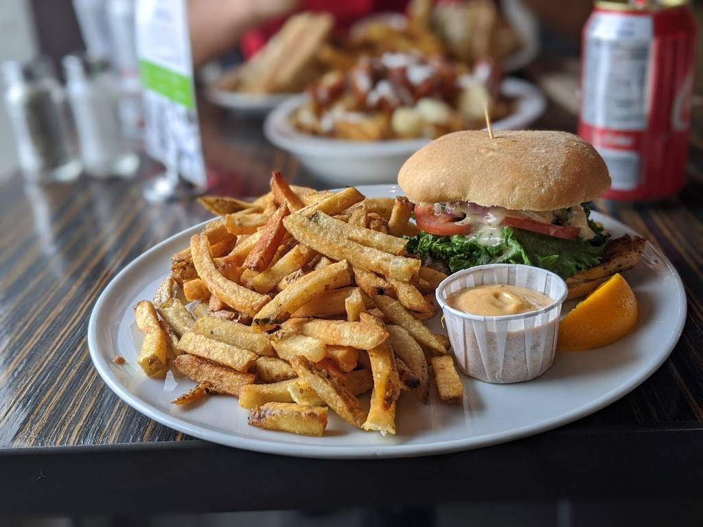 Restaurant Chez Victor | restaurant | 1300 Boulevard Guillaume-Couture, AT VICTOR, S PLACE, Saint-Romuald, QC G6W 5M6, Canada | 4188393409 OR +1 418-839-3409