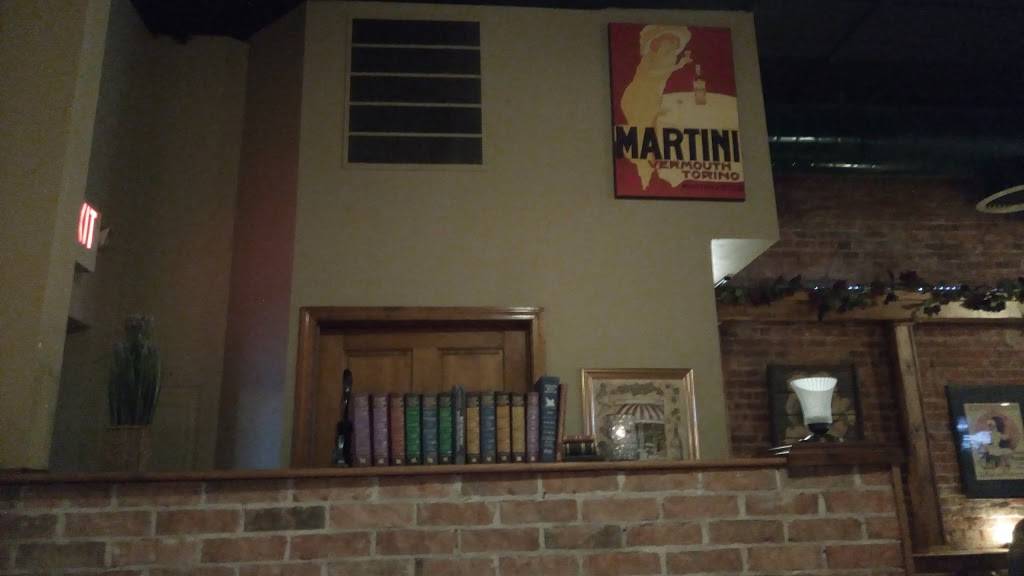 Muggsys Fine Dining | restaurant | 230 S Mauvaisterre St, Jacksonville, IL 62650, USA | 2172450641 OR +1 217-245-0641