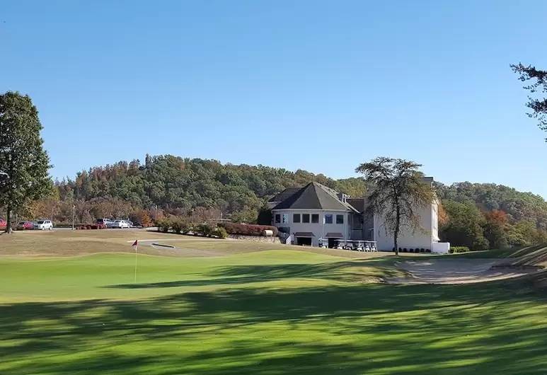 Woodlake Lodge, Golf, and Country Club | restaurant | 330 Woodlake Blvd, Tazewell, TN 37879, USA | 4236266010 OR +1 423-626-6010