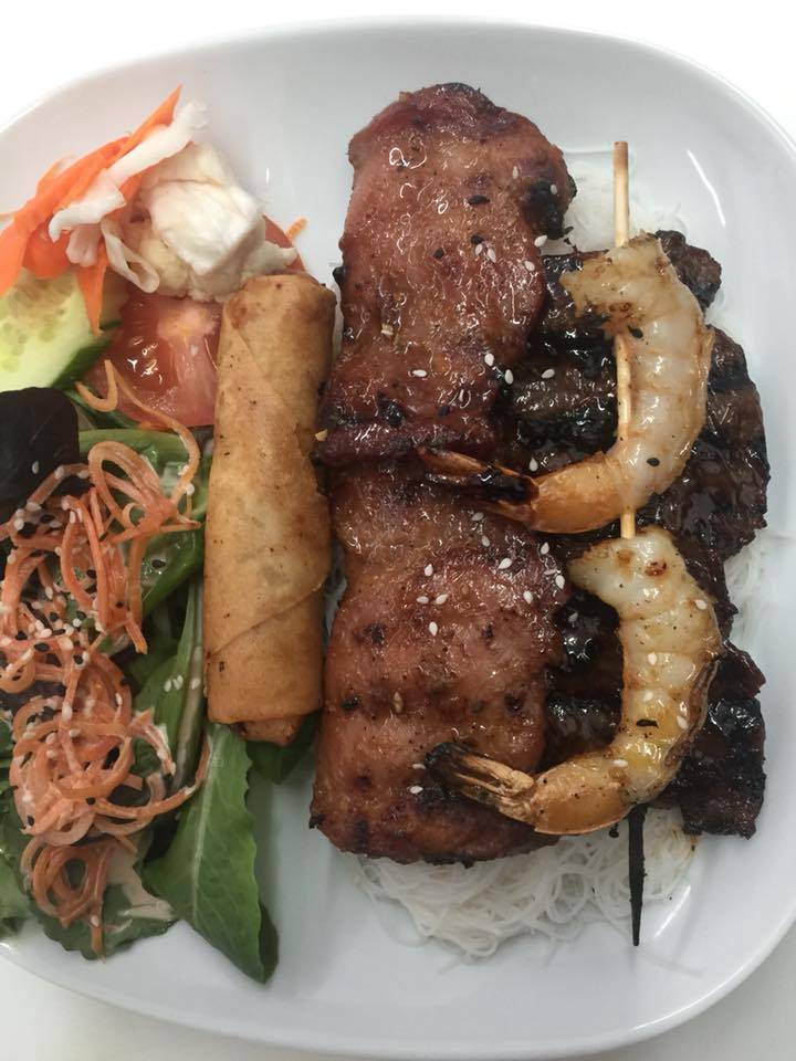 Station Pho | restaurant | 327 Boulevard Saint-Martin O, Laval, QC H7M 1Y7, Canada | 4509010399 OR +1 450-901-0399