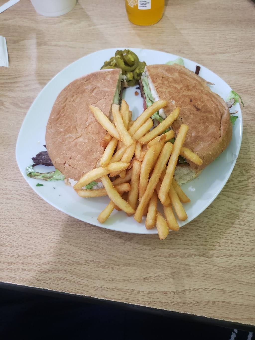 Cafeteria Taqueria Y Desayuños La Jalapeña | restaurant | 900 W Lancaster Rd #4, Orlando, FL 32809, USA | 4073176603 OR +1 407-317-6603