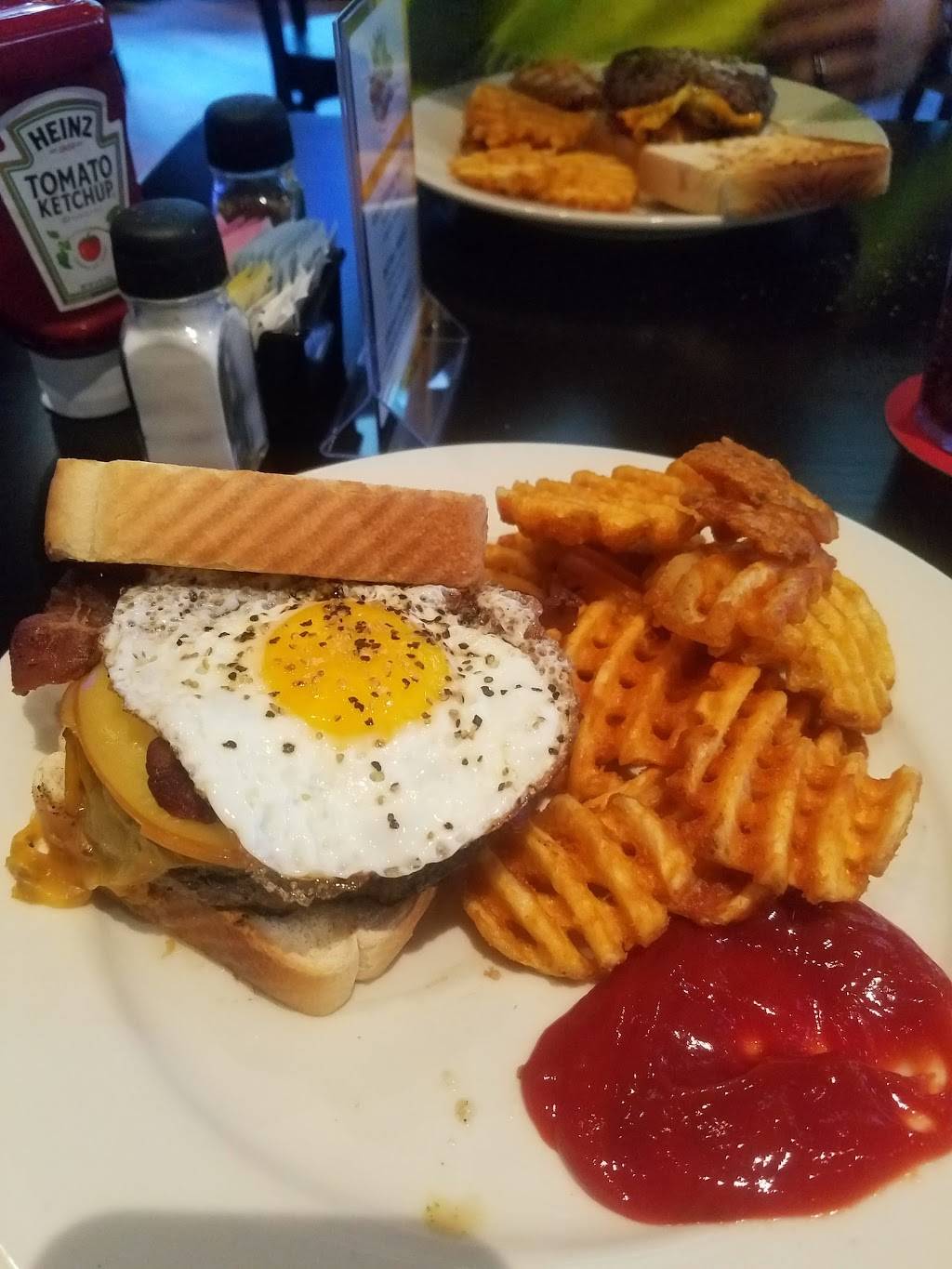 King Street Grille | restaurant | 1136 Hungry Neck Blvd, Mt Pleasant, SC 29464, USA | 8432167272 OR +1 843-216-7272