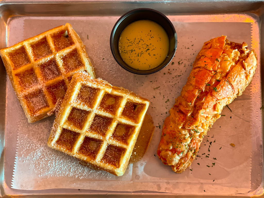 4Chicks Cafe Miami | restaurant | 6974 Collins Ave, Miami Beach, FL 33141, USA | 3057638084 OR +1 305-763-8084