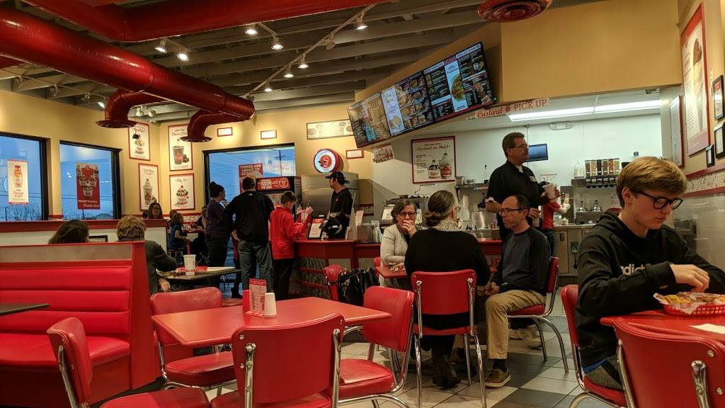 Freddys Frozen Custard & Steakburgers | restaurant | 2306 N Morton St, Franklin, IN 46131, USA | 3177863237 OR +1 317-786-3237