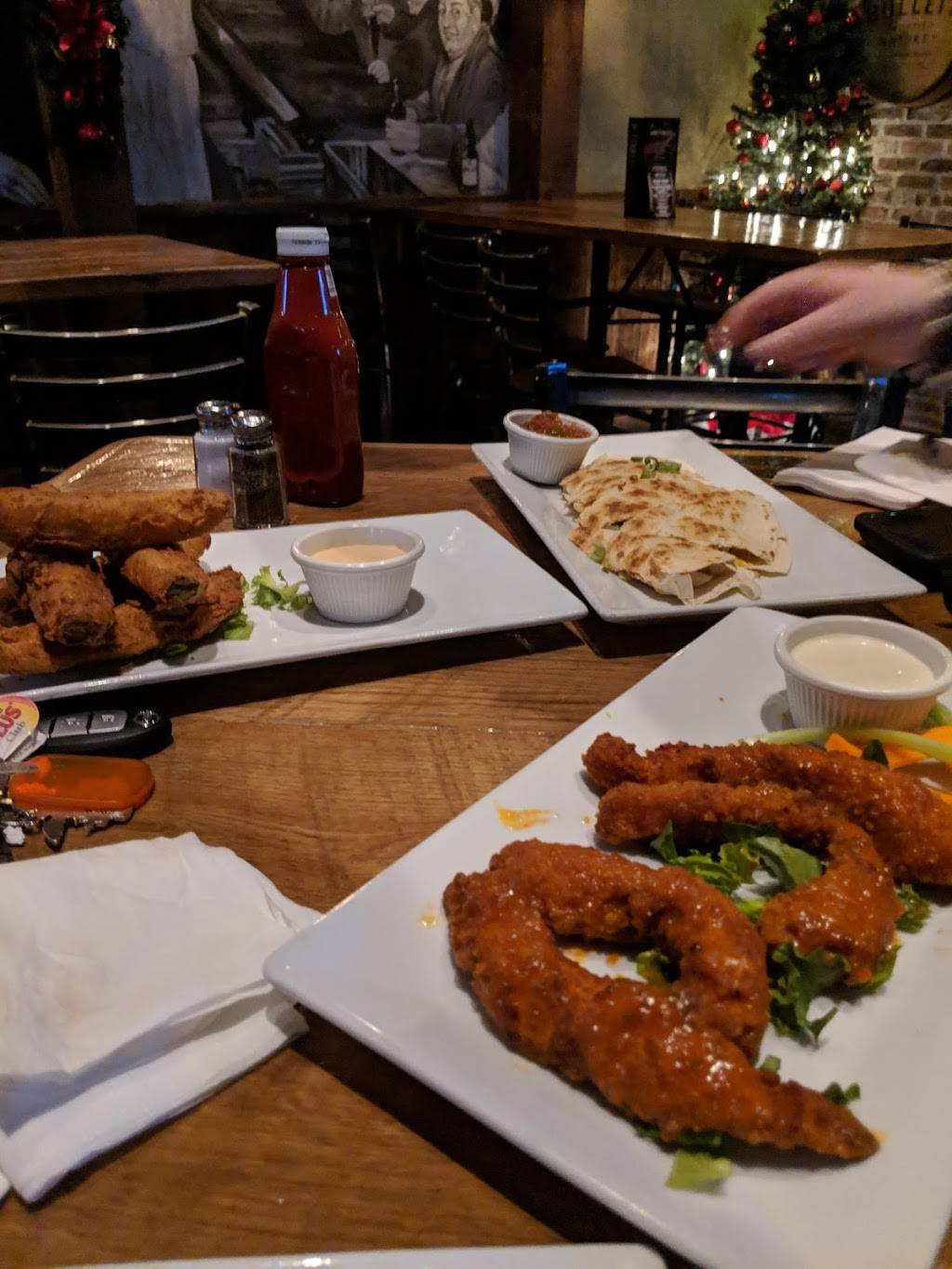 Amity Ales | restaurant | 192 Broadway, Amityville, NY 11701, USA | 6314644646 OR +1 631-464-4646