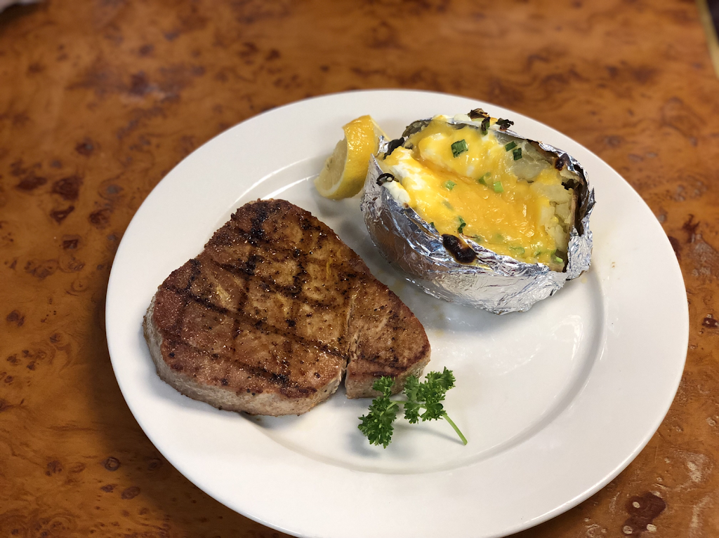 Kings Grill & Bar | restaurant | 3801 N Navarro St, Victoria, TX 77901, USA | 3617035511 OR +1 361-703-5511