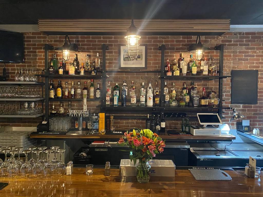 JPs Bistro | restaurant | 204 US-1, Falmouth, ME 04105, USA | 2075360953 OR +1 207-536-0953