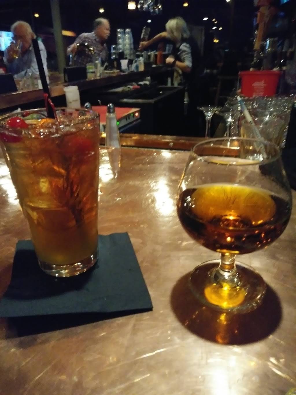 Lookout Bar & Grille | restaurant | 245 E Ina Rd, Tucson, AZ 85704, USA | 5202971151 OR +1 520-297-1151