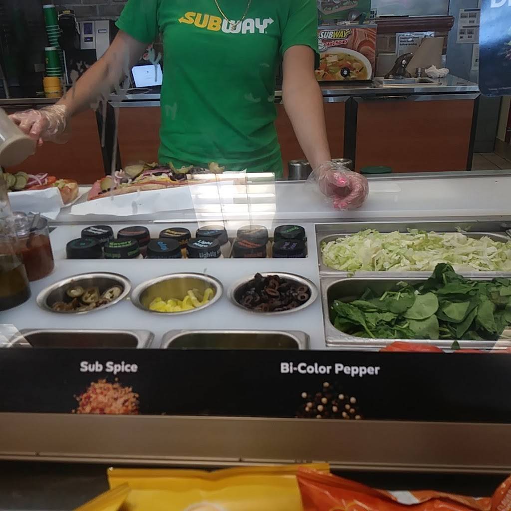 Subway | restaurant | 12853 SW 42nd St, Miami, FL 33175, USA | 3054562619 OR +1 305-456-2619