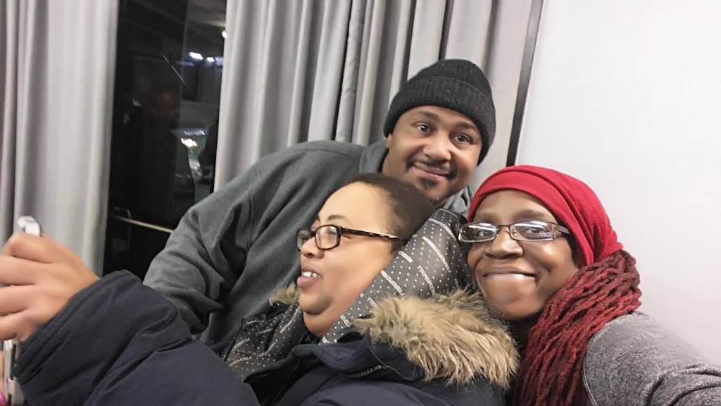 Caribbean Cove | restaurant | 8020 S King Dr, Chicago, IL 60619, USA | 7738746055 OR +1 773-874-6055