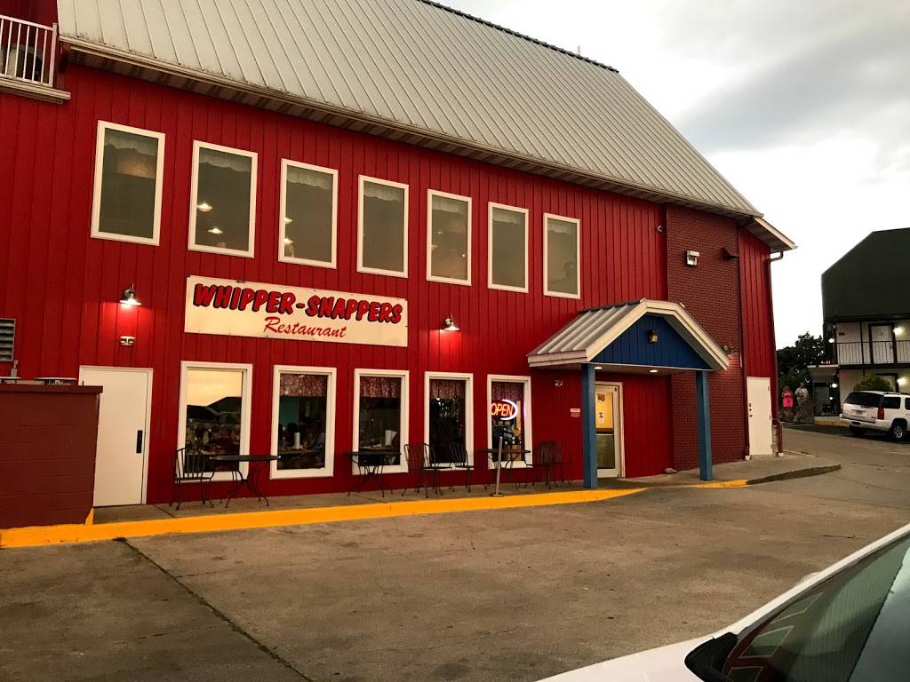 Whipper Snappers | restaurant | 2421 State Hwy 76, Branson, MO 65616, USA | 4173343282 OR +1 417-334-3282