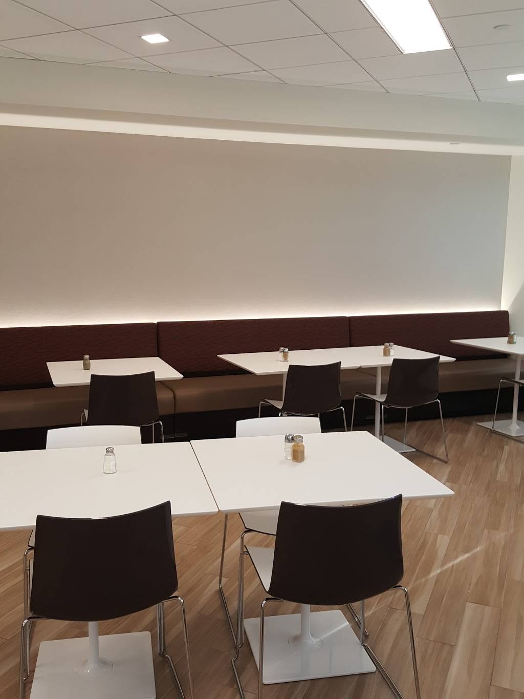 Tee Deli | meal takeaway | 1500 CityWest Blvd, Houston, TX 77042, USA | 7137811066 OR +1 713-781-1066