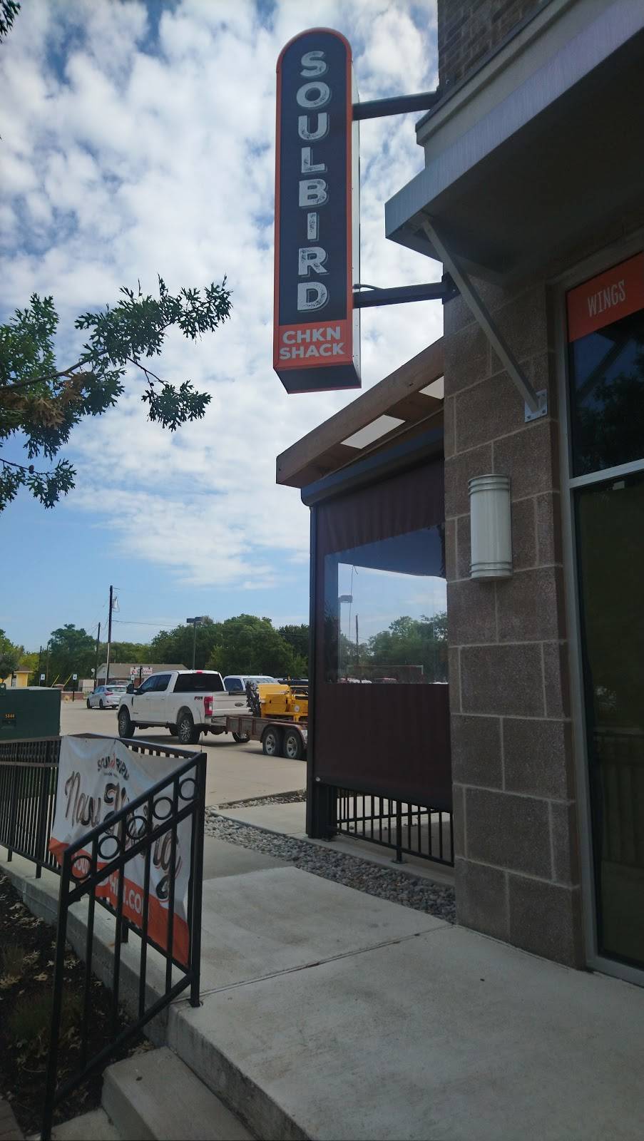Soul Bird Chkn | restaurant | 310 S Oak St Ste 100, Roanoke, TX 76262, USA | 8174648188 OR +1 817-464-8188