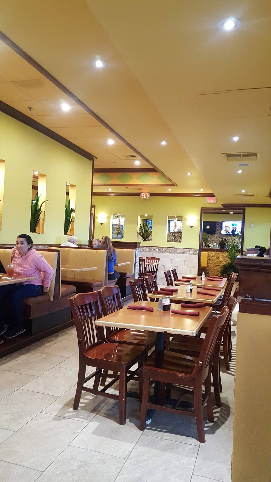 Los Cucos Mexican Cafe | restaurant | 7315 Arroyo Crossing Pkwy, Las Vegas, NV 89113, USA | 7026140062 OR +1 702-614-0062
