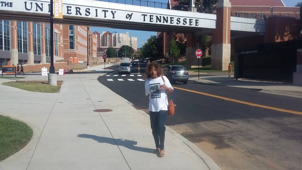 Chick-fil-A | restaurant | 1015 Phillip Fulmer Way, Knoxville, TN 37996, USA | 8659741552 OR +1 865-974-1552