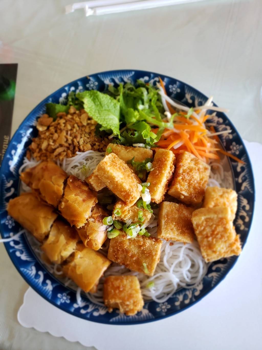 Le Paradis | restaurant | 22809 Mission Blvd, Hayward, CA 94541, USA | 5108862130 OR +1 510-886-2130