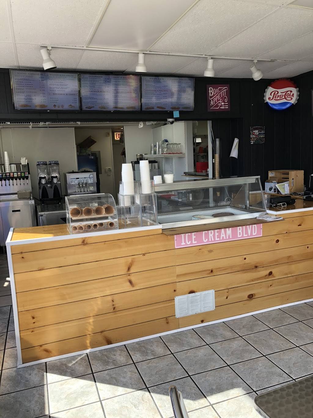 Greece Philly’s Gyros & Beef | restaurant | 9348 S Roberts Rd, Hickory Hills, IL 60457, USA | 7089075186 OR +1 708-907-5186