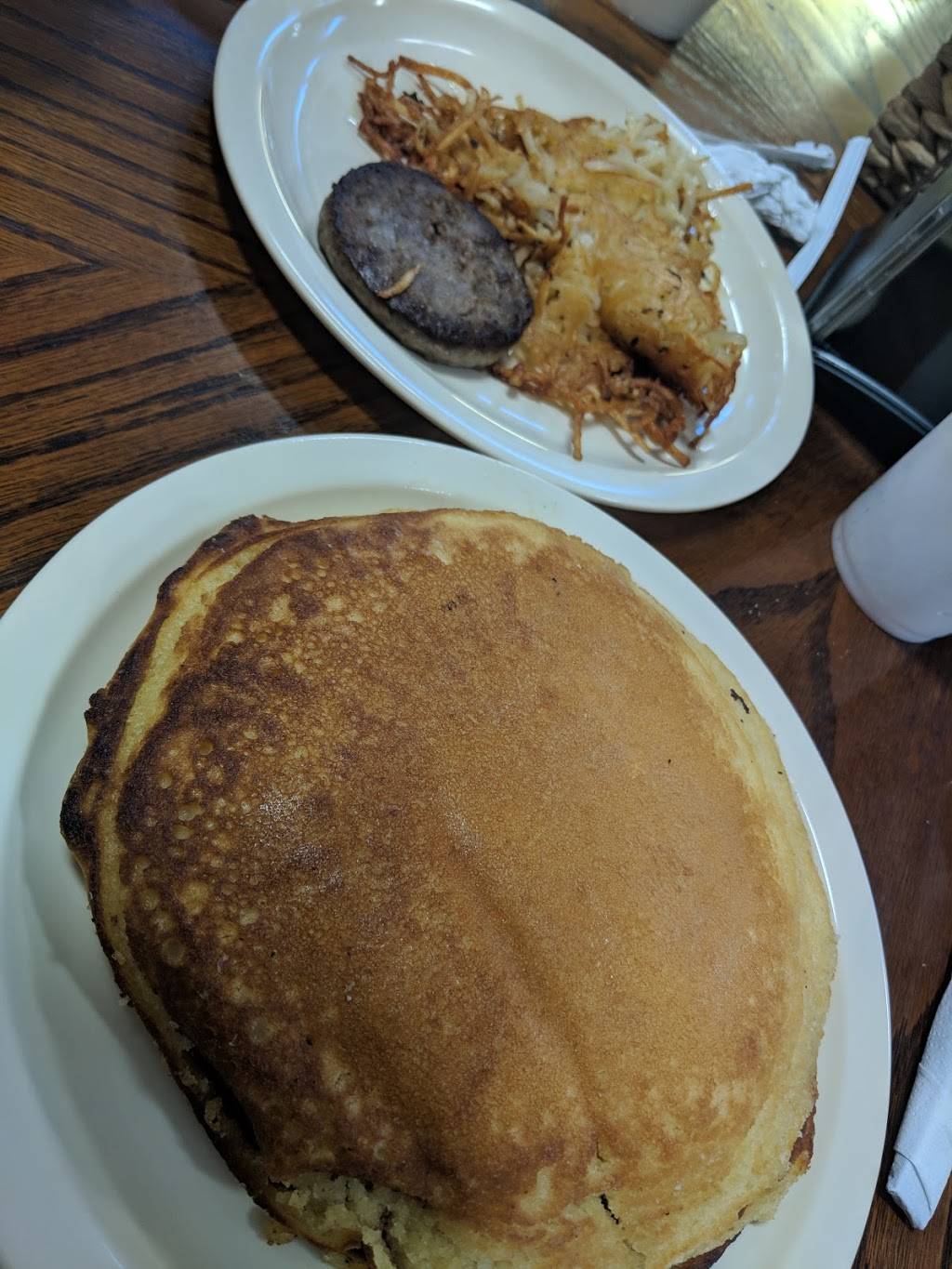 County Line Mini Mall & Cafe | restaurant | 20677 E Lynchburg Salem Turnpike, Forest, VA 24551, USA | 4346162552 OR +1 434-616-2552