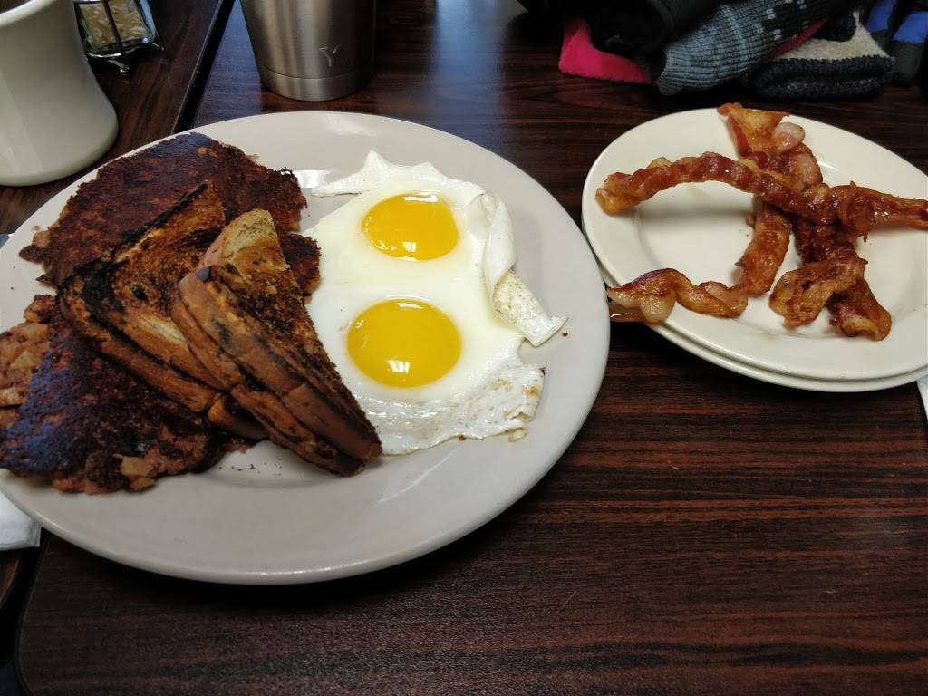 Petros Breakfast & Lunch | restaurant | 351 Front St, Chicopee, MA 01013, USA | 4133314422 OR +1 413-331-4422