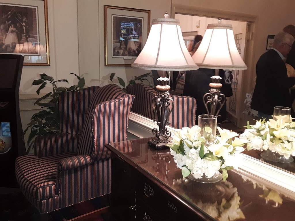 The Lee Club | restaurant | Fort Lee, VA 23801, USA | 8047347547 OR +1 804-734-7547