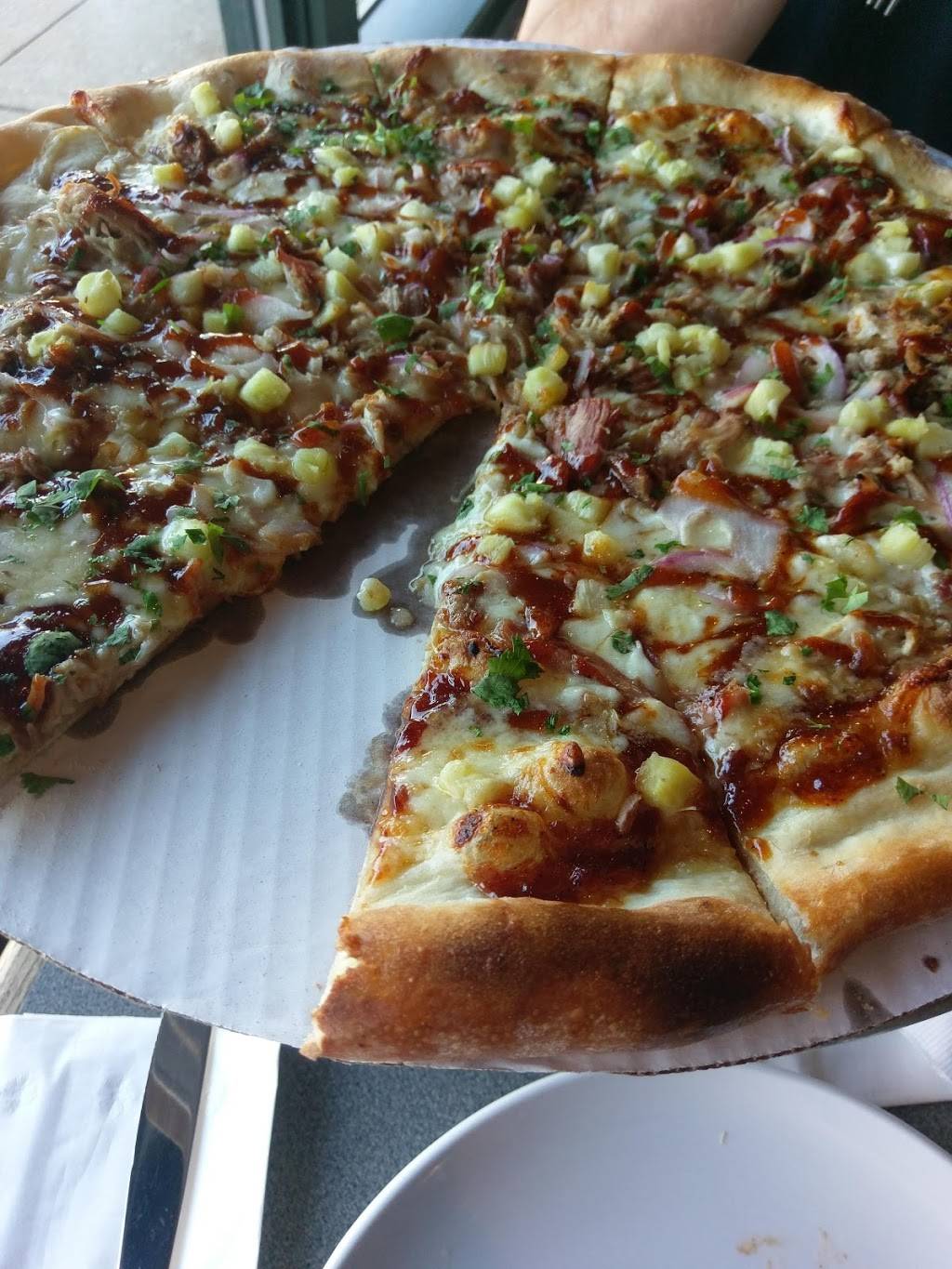 Deweys Pizza | meal takeaway | 559 North and South Rd, University City, MO 63130, USA | 3147263434 OR +1 314-726-3434