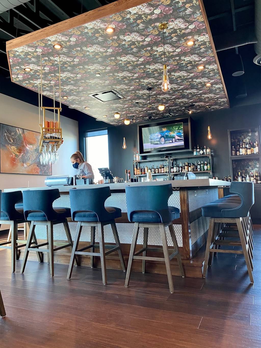 Monarch -Kitchen & Bar | restaurant | 4750 E 53rd St, Davenport, IA 52807, USA | 5635267400 OR +1 563-526-7400