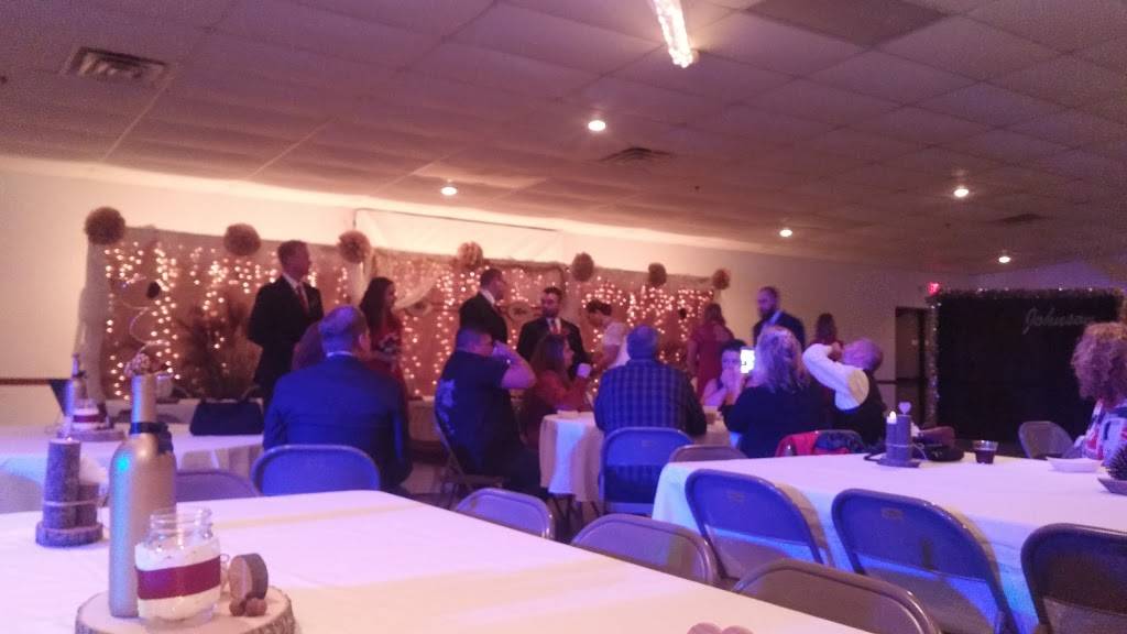 The Dive Bar and Grill | restaurant | 412 Eastern Ave suite A, Sunman, IN 47041, USA | 8126234040 OR +1 812-623-4040