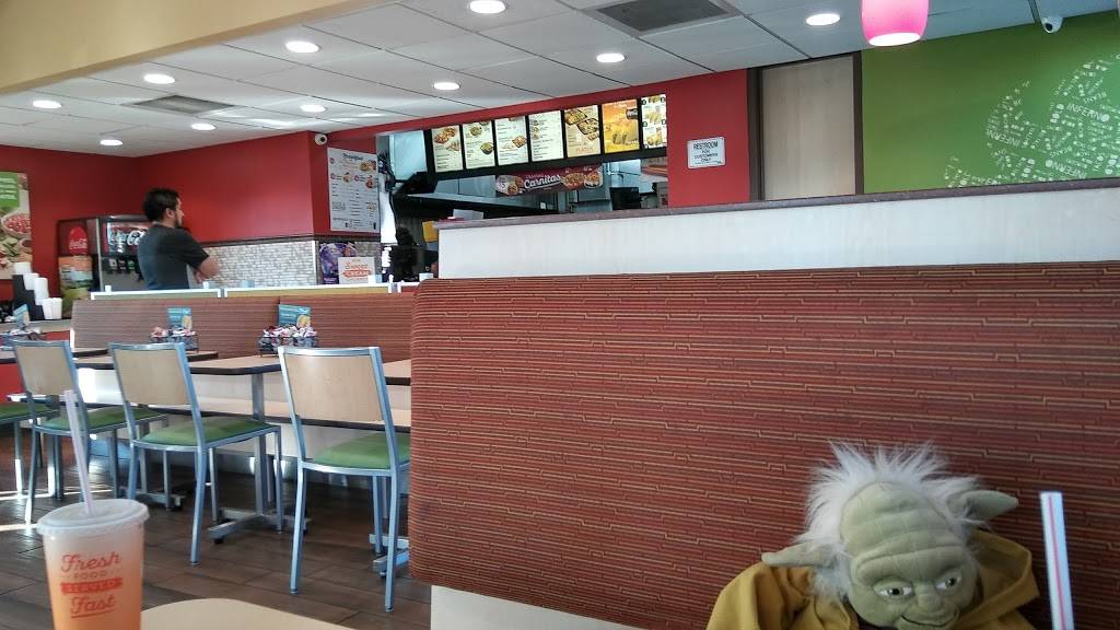 Del Taco | meal takeaway | 2021 Glenoaks Blvd, San Fernando, CA 91340, USA | 8183615044 OR +1 818-361-5044