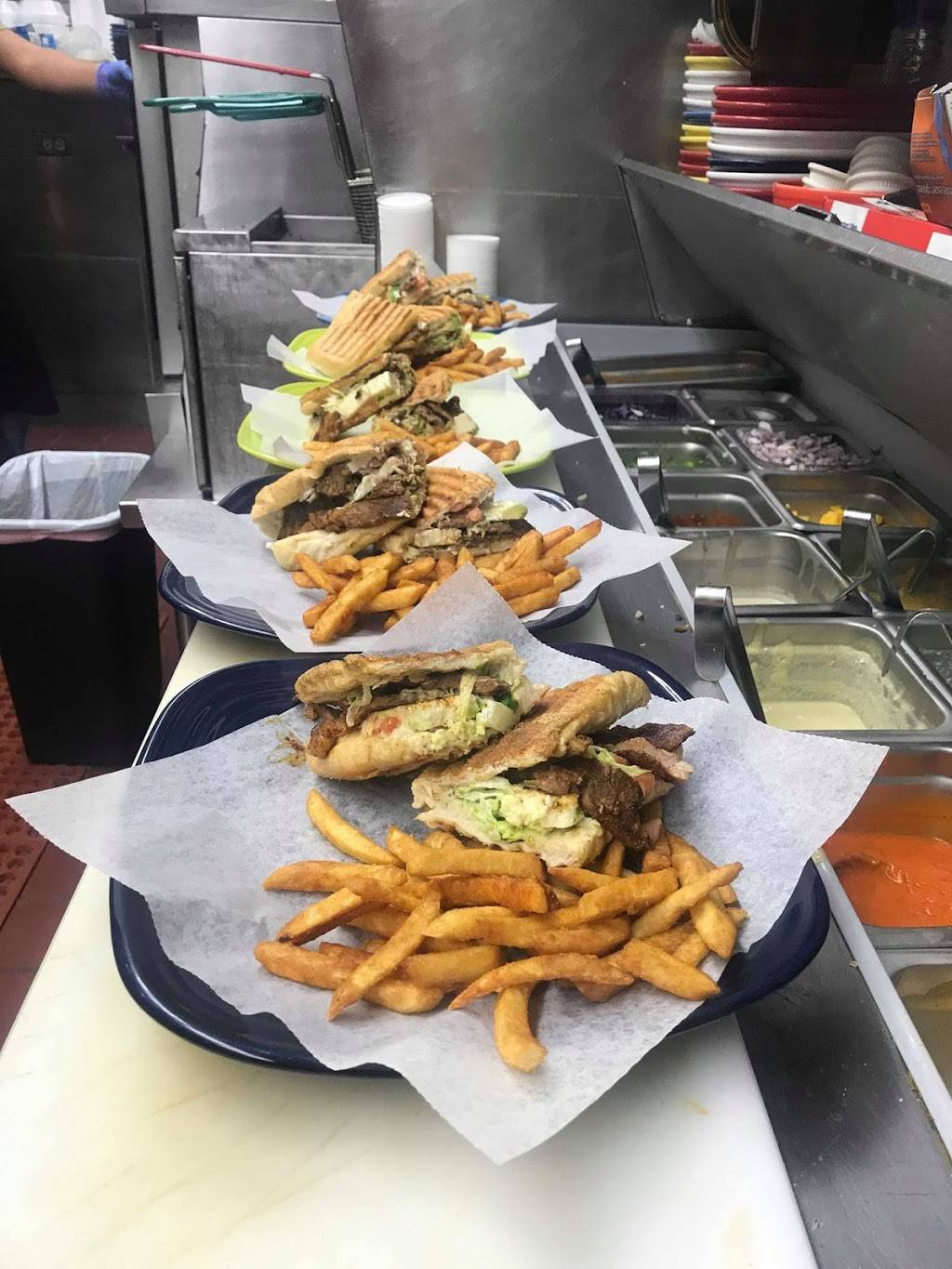 Plaza Degollado Mexican Grill | restaurant | 198 Newtown Rd, Virginia Beach, VA 23462, USA | 7579371337 OR +1 757-937-1337