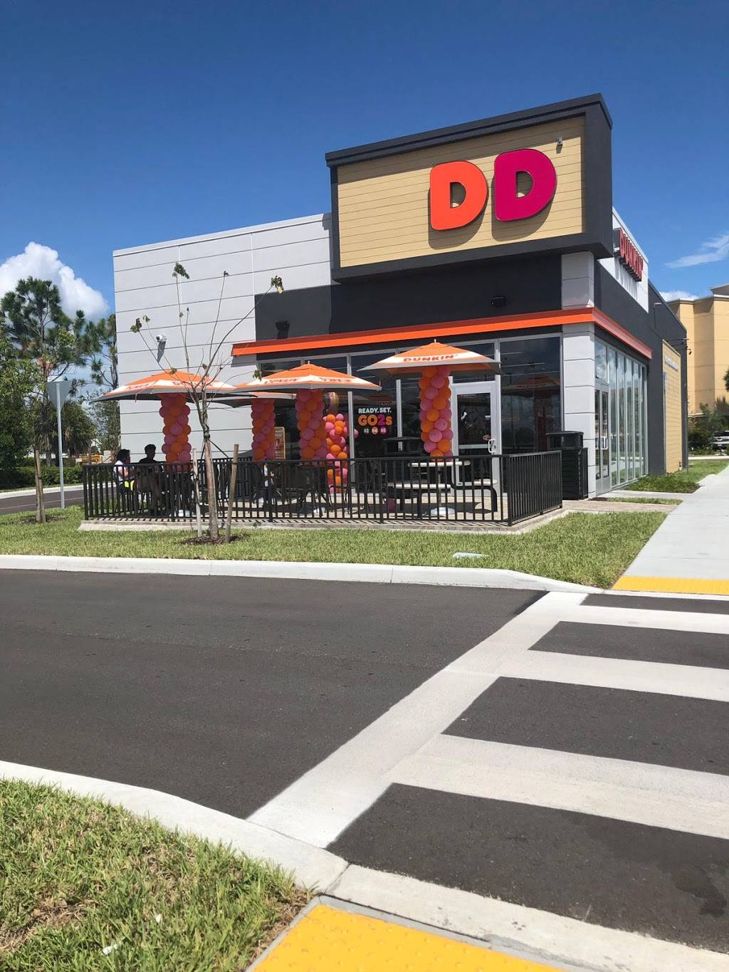 Dunkin’colonial Blvd | restaurant | 3301 Colonial Blvd, Fort Myers, FL 33966, USA | 2396661953 OR +1 239-666-1953