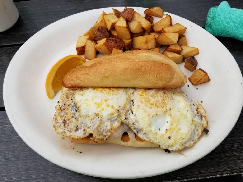 The Conch House Restaurant | night club | 57 Comares Ave, St. Augustine, FL 32080, USA | 9048298646 OR +1 904-829-8646