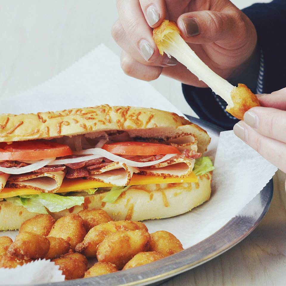 Cousins Subs | meal takeaway | 7140 N 76th St, Milwaukee, WI 53223, USA | 4144667100 OR +1 414-466-7100