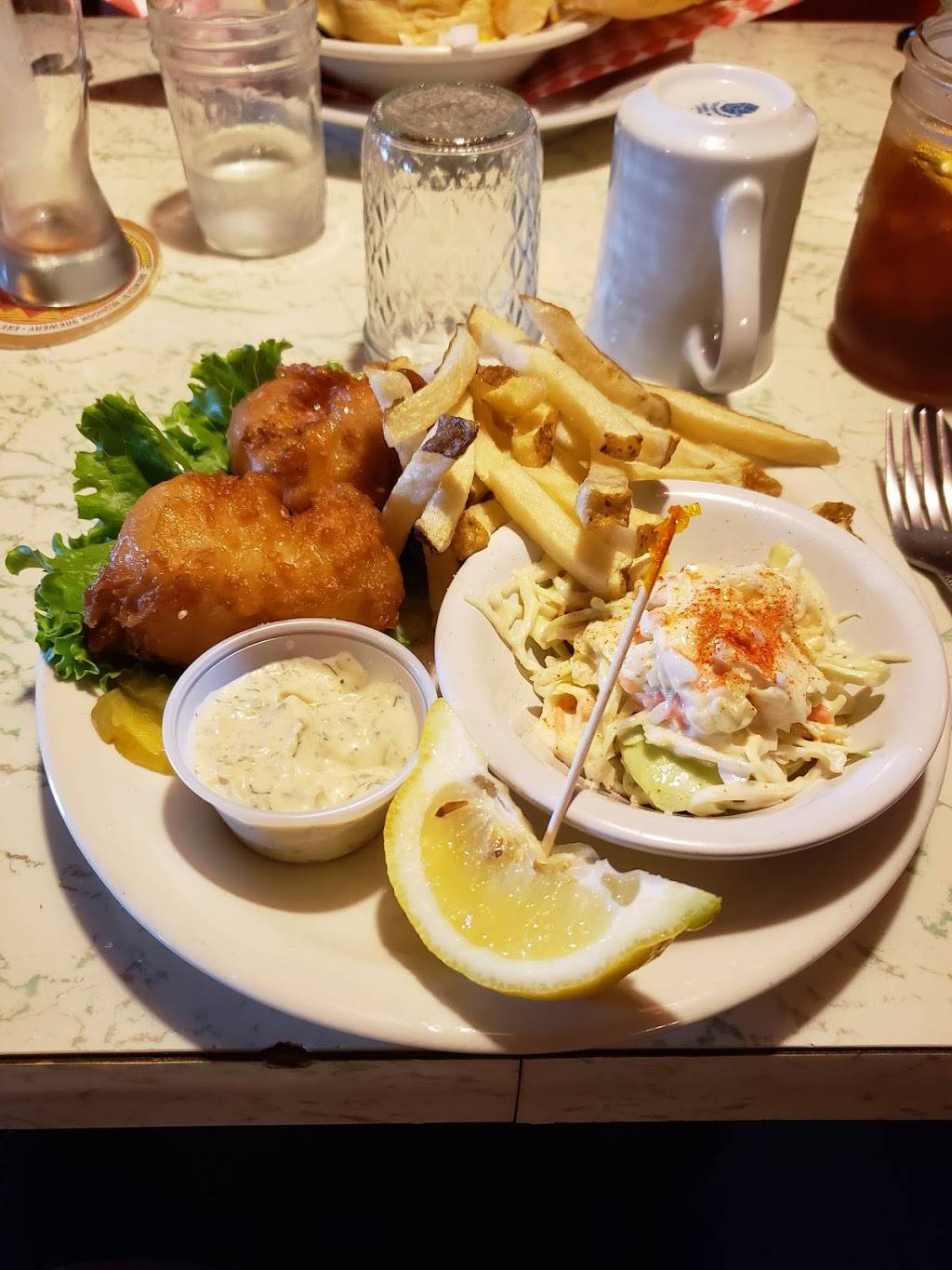 Pats Little Red Barn | restaurant | 2091 WA-300, Belfair, WA 98528, USA | 3602754441 OR +1 360-275-4441