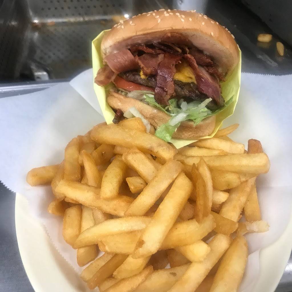 Riverwalk burgers and grill | restaurant | 3812 Pierce St, Riverside, CA 92503, USA | 9513530919 OR +1 951-353-0919