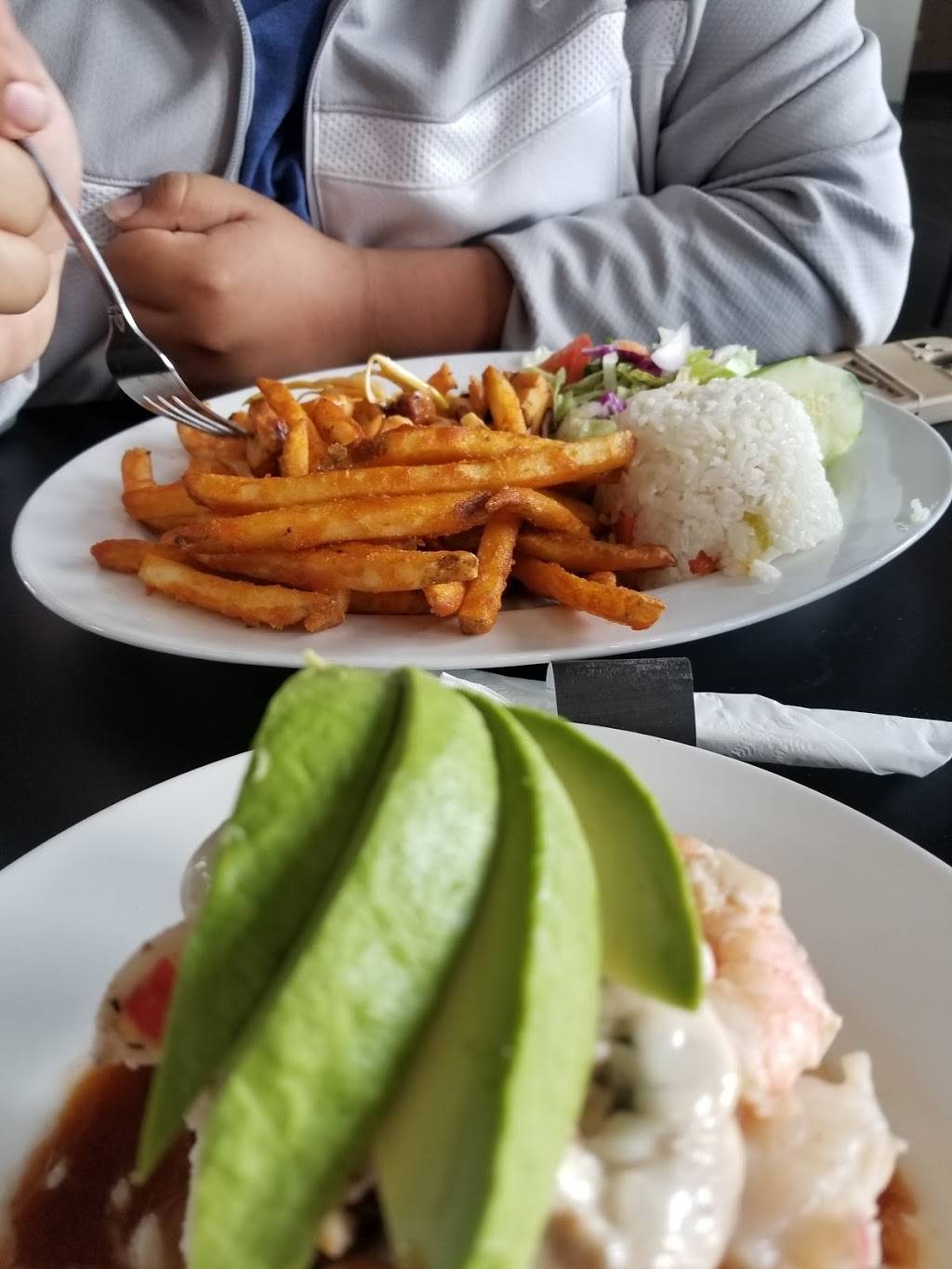 El Nuevo Vallarta Sports Bar & Grill | restaurant | 6801 Cermak Rd, Berwyn, IL 60402, USA | 7083175929 OR +1 708-317-5929