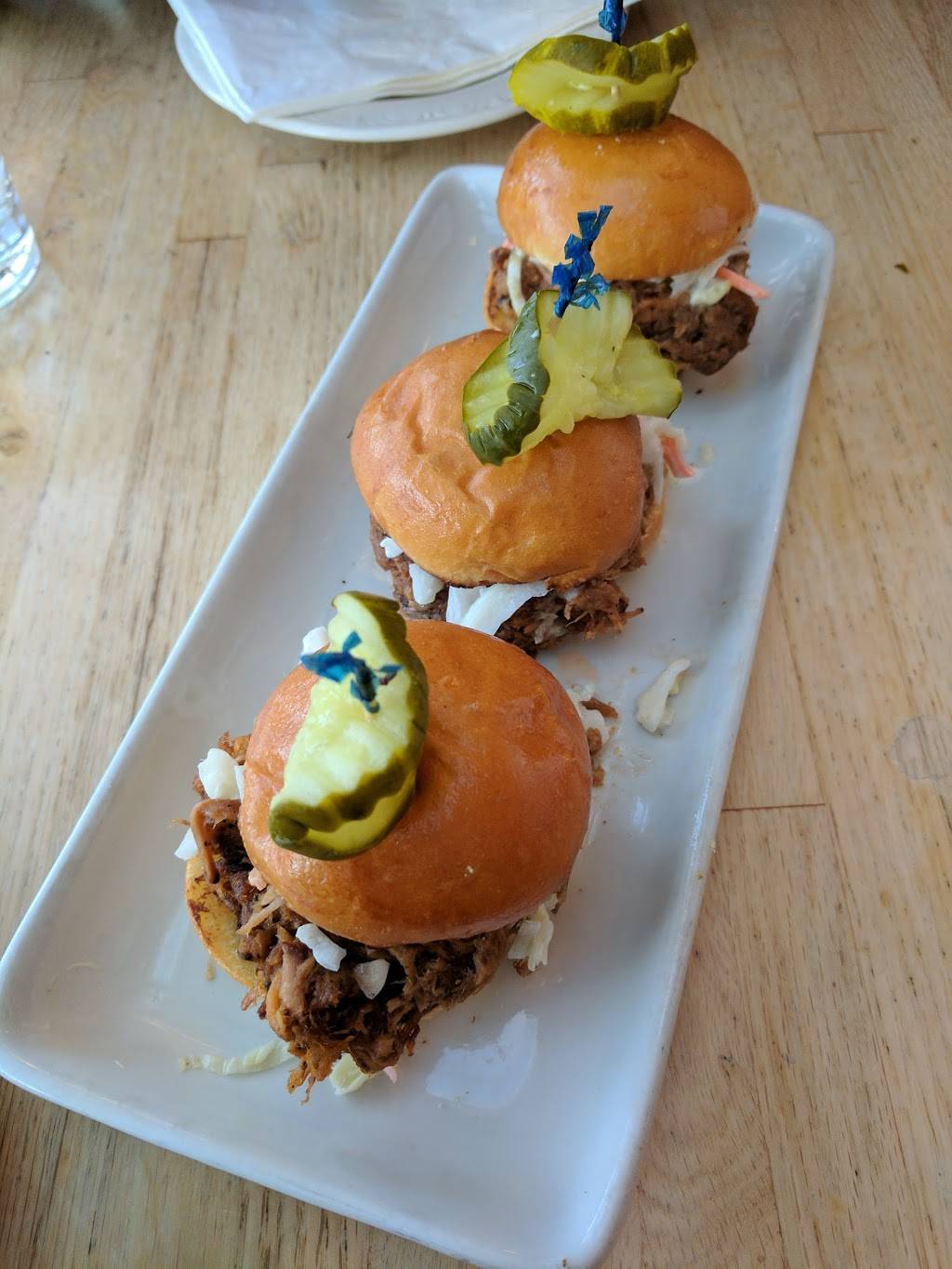 The Main Pub | restaurant | 306 Main St, Manchester, CT 06040, USA | 8606471551 OR +1 860-647-1551