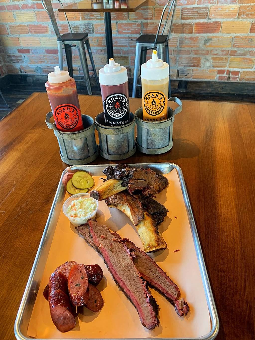 Noahs Smokehouse | restaurant | 940 Monroe St, Dearborn, MI 48124, USA | 3137685700 OR +1 313-768-5700