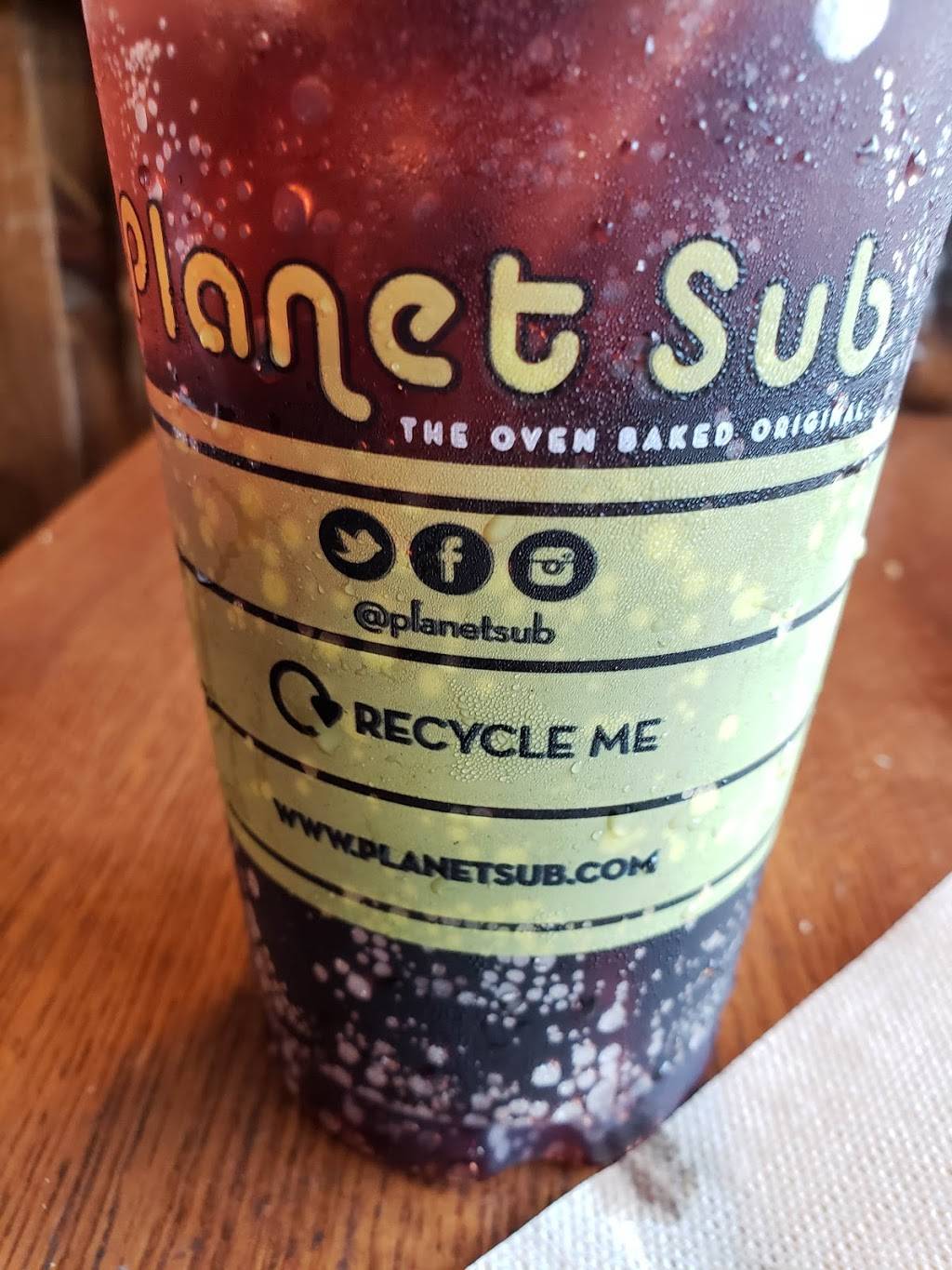 Planet Sub | restaurant | 4928 Main St, Kansas City, MO 64112, USA | 8169606696 OR +1 816-960-6696