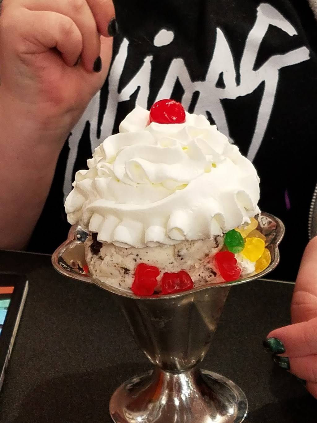Friendlys | restaurant | 2369 Street Rd, Bensalem, PA 19020, USA | 2152441080 OR +1 215-244-1080