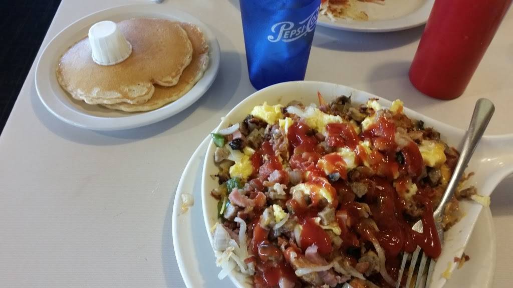 Red Apple Restaurant | restaurant | 1152 E Wisconsin St, Portage, WI 53901, USA | 6087459000 OR +1 608-745-9000