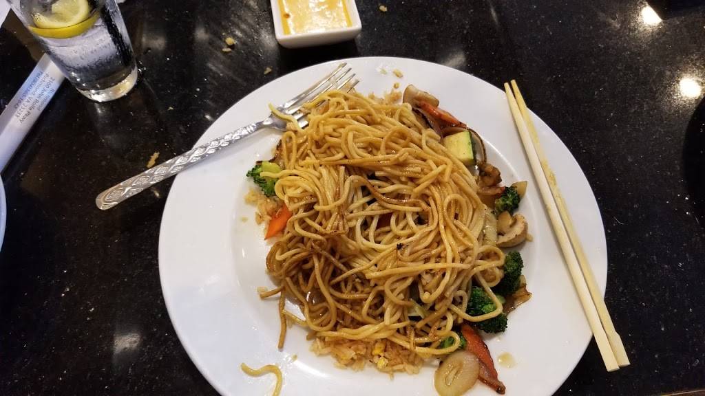 Hayashi Sushi & Grill | restaurant | 11820 Merchants Walk, Newport News, VA 23606, USA | 7572235783 OR +1 757-223-5783