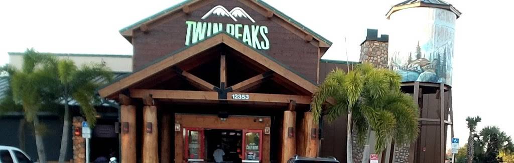 Twin Peaks Lake Buena Vista | restaurant | 12353 Winter Garden Vineland Rd, Orlando, FL 32836, USA | 4077784810 OR +1 407-778-4810