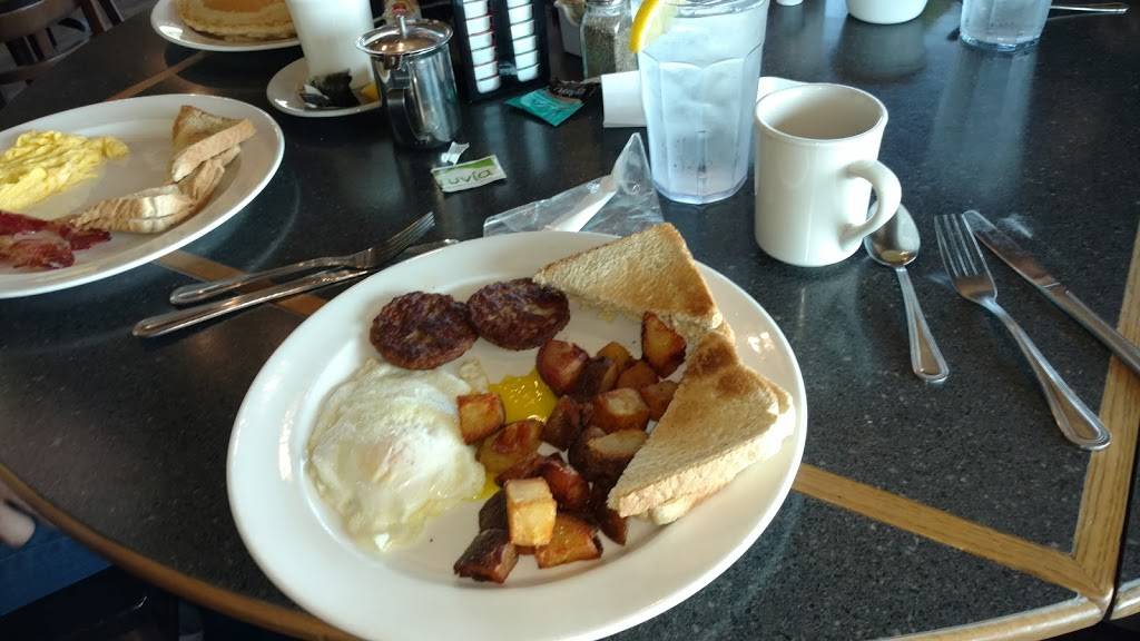 Pelicans Landing Restaurant | restaurant | 500 Harbour View Rd, Gordonville, TX 76245, USA | 9035234500 OR +1 903-523-4500