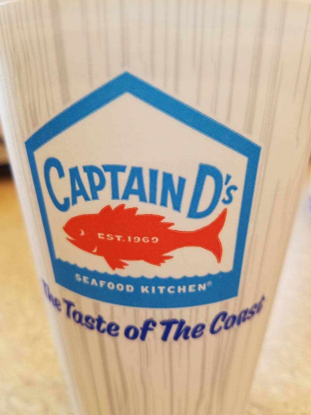 Captain Ds | restaurant | 1761 S Highland Ave, Jackson, TN 38301, USA | 7317362333 OR +1 731-736-2333