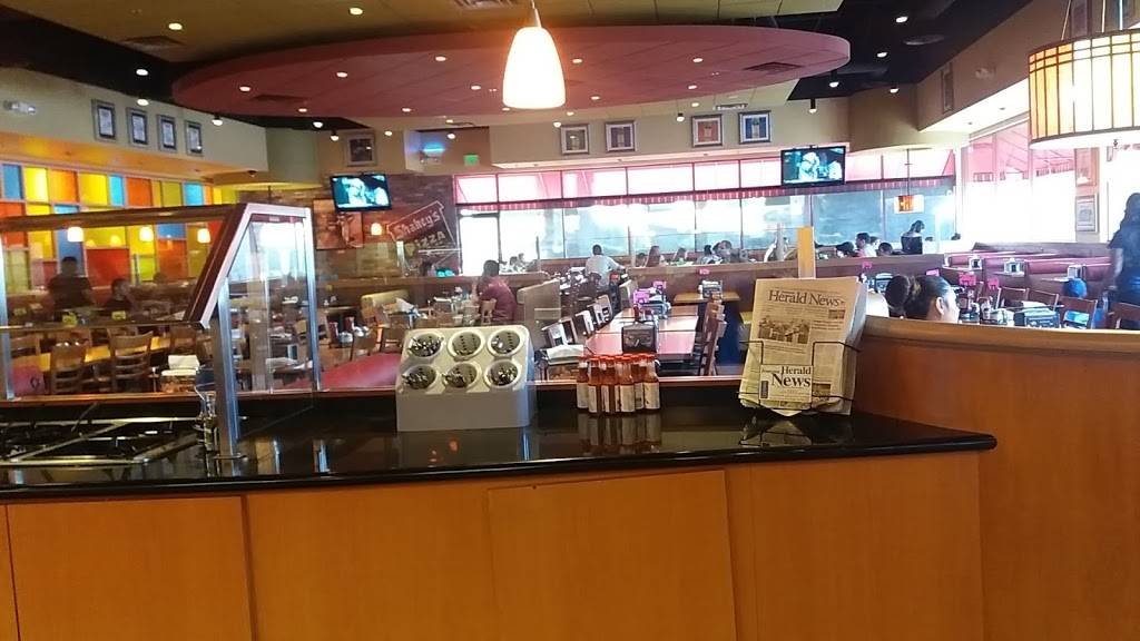 Shakeys Pizza Parlor | restaurant | 16940 Slover Ave, Fontana, CA 92337, USA | 9098290988 OR +1 909-829-0988