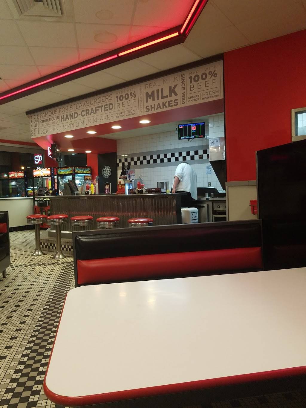 Steak n Shake | restaurant | 2655 Airport Rd, Jackson, MI 49202, USA | 5178419390 OR +1 517-841-9390