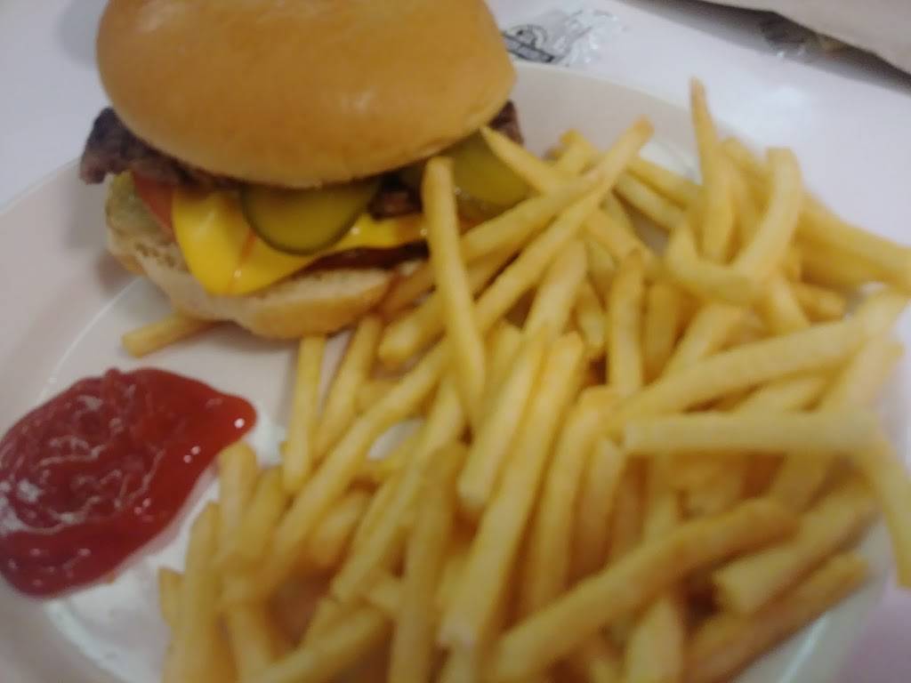 Steak n Shake | restaurant | 2465 N Dirksen Pkwy, Springfield, IL 62702, USA | 2174925925 OR +1 217-492-5925