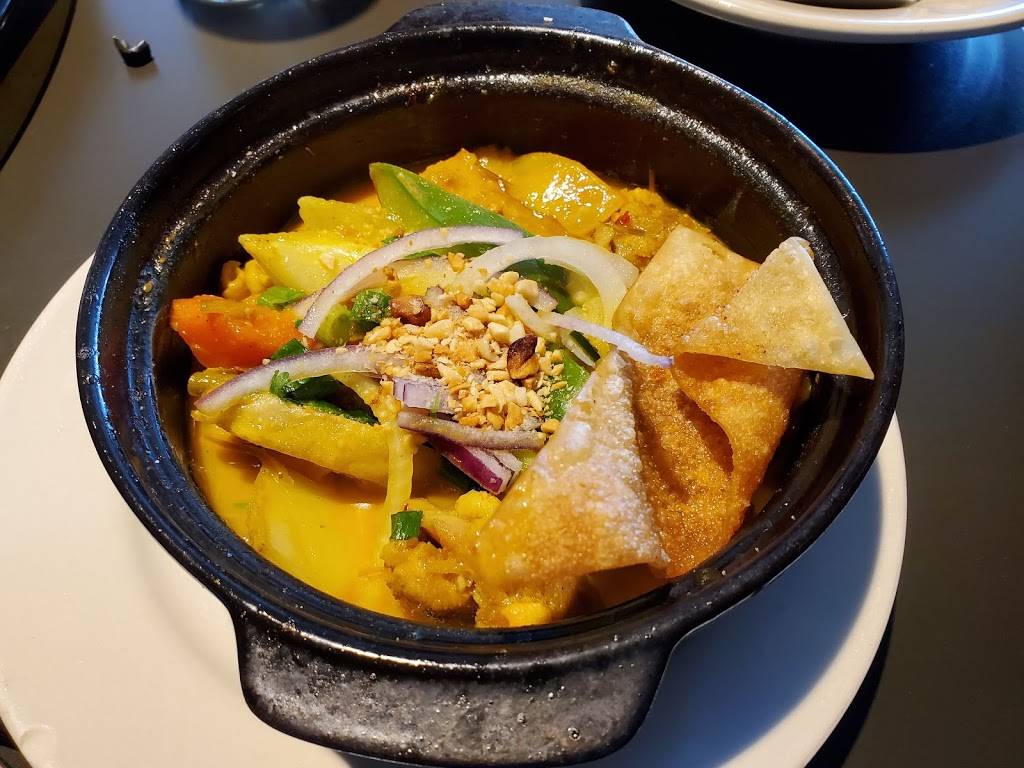 Saigon Restaurant | restaurant | 12100 W Center Rd, Omaha, NE 68144, USA | 4026977000 OR +1 402-697-7000