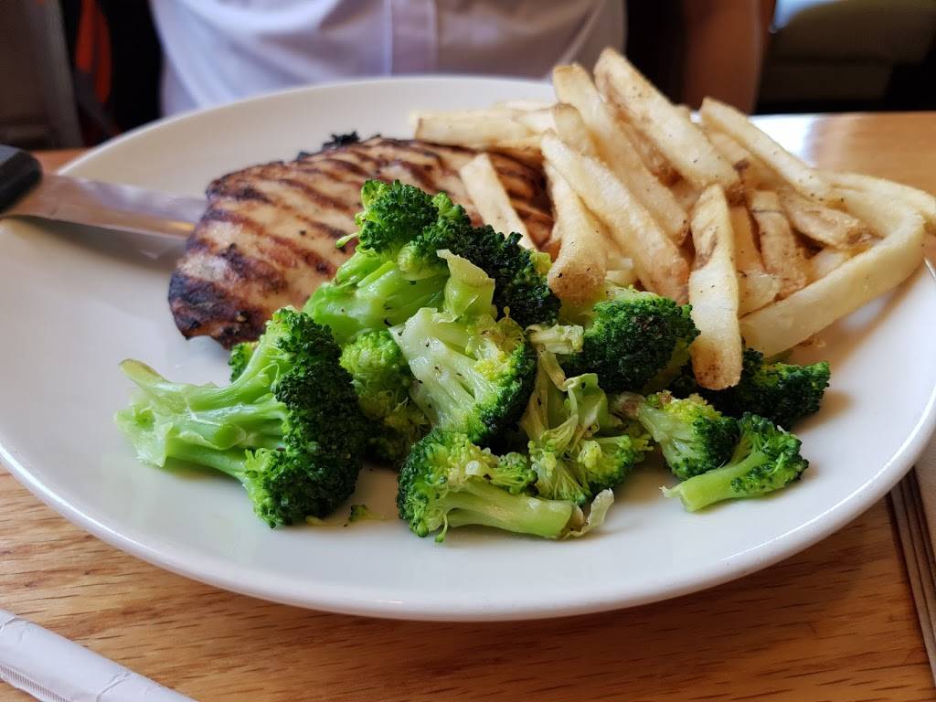 Applebees Grill + Bar | restaurant | 4890 Okeechobee Rd, Fort Pierce, FL 34947, USA | 7724601444 OR +1 772-460-1444