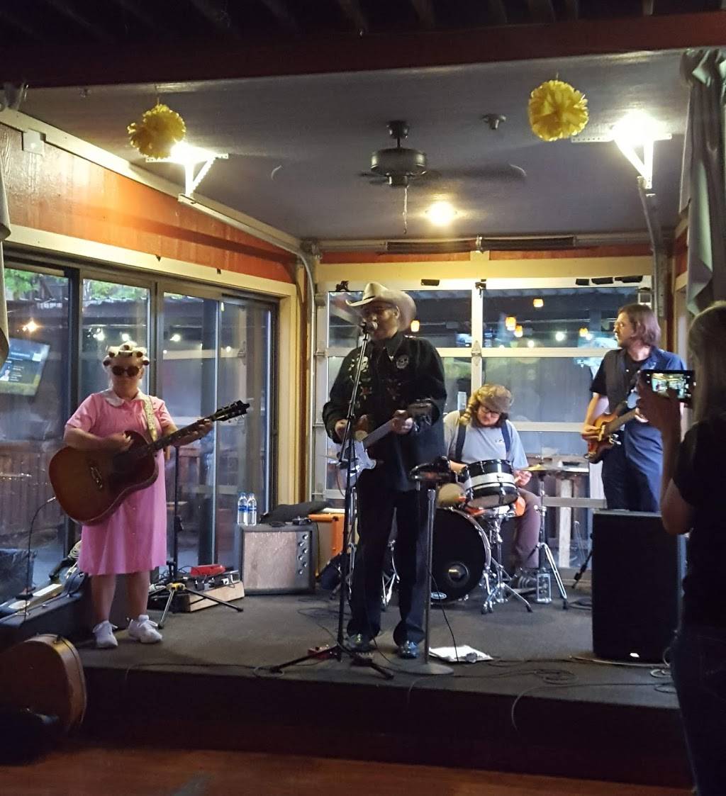 Captain’s Sports Lounge | restaurant | 27909 E Colbern Rd, Lees Summit, MO 64086, USA | 8165785770 OR +1 816-578-5770